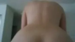 Дівчина з двома півнями знаходить спільну мову еротика и секс