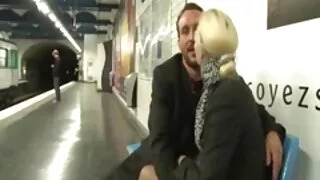 Гнучка дівчина трахкає з двома негрів секс еротика онлайн